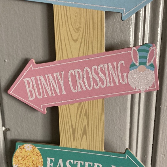 2/$20 NWT Beautiful Wooden Glittered Whimsical Easter Directional 🐥 Decor Sign - Picture 5 of 17